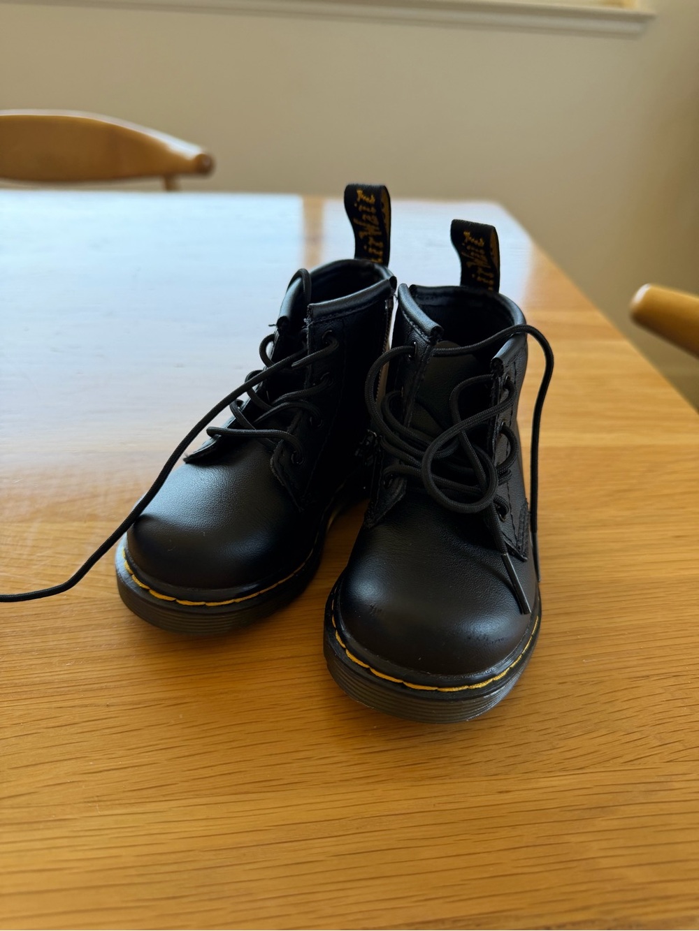 Dr Marten Boots Size 6 toddler